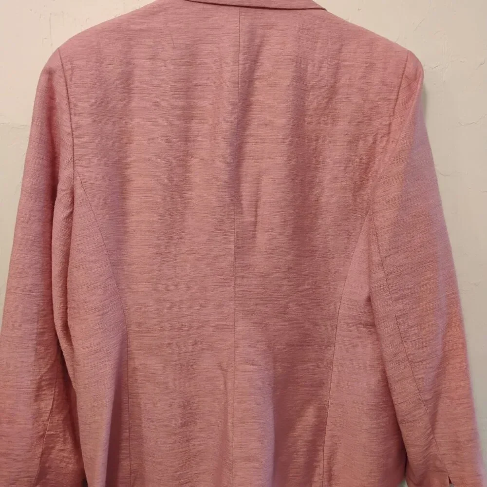 Pretty in Pink Size 16 blazer with patches - thrifted, dry cleaned and designed! - Picture 4 of 5